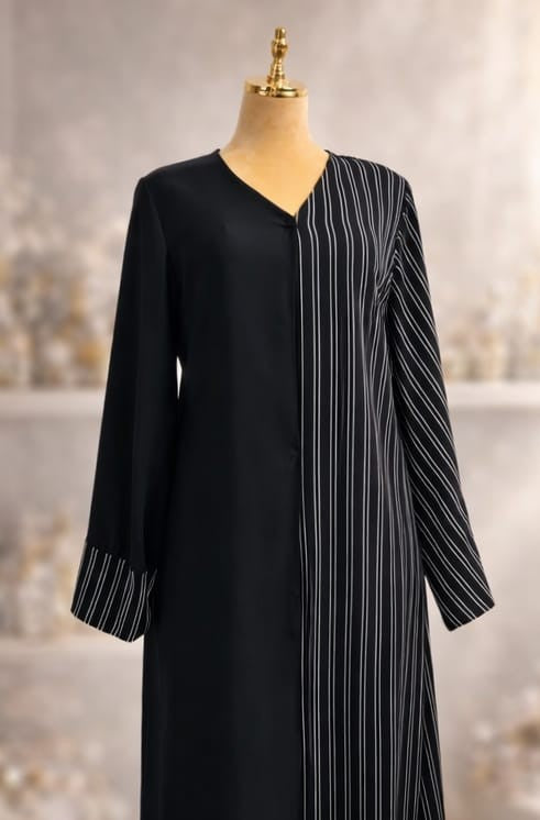 Monochrome Line Abaya