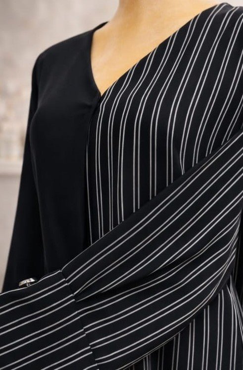 Monochrome Line Abaya